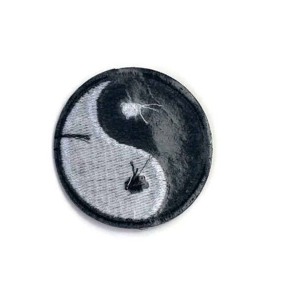 Ying Yang Embroidered Patch - Picture 3 of 3